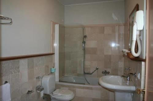 Corte Uccellanda Relais Monzambano Exterior foto